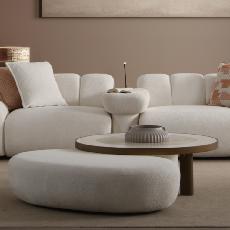 Masuța de Cafea, Molivo