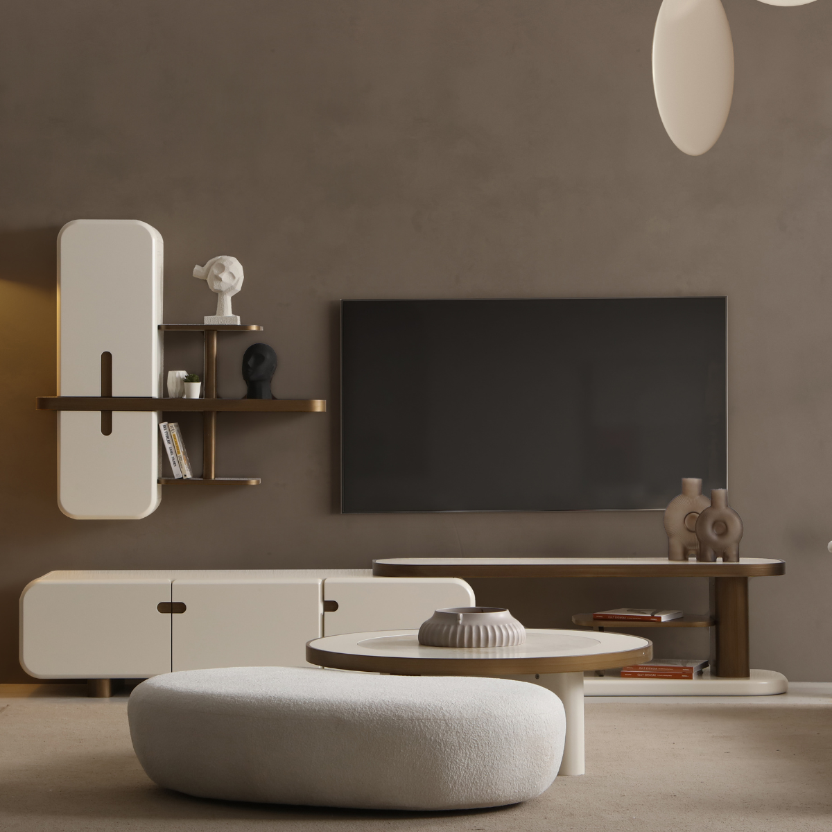 Masuța de Cafea, Molivo