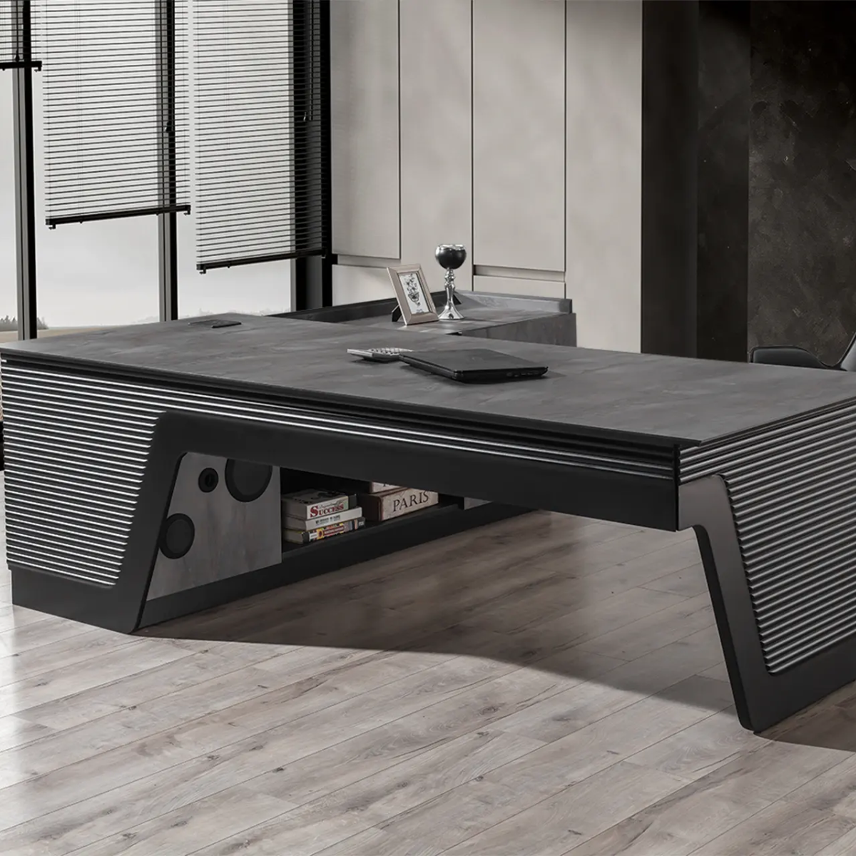 Birou managerial, Alfa Iron