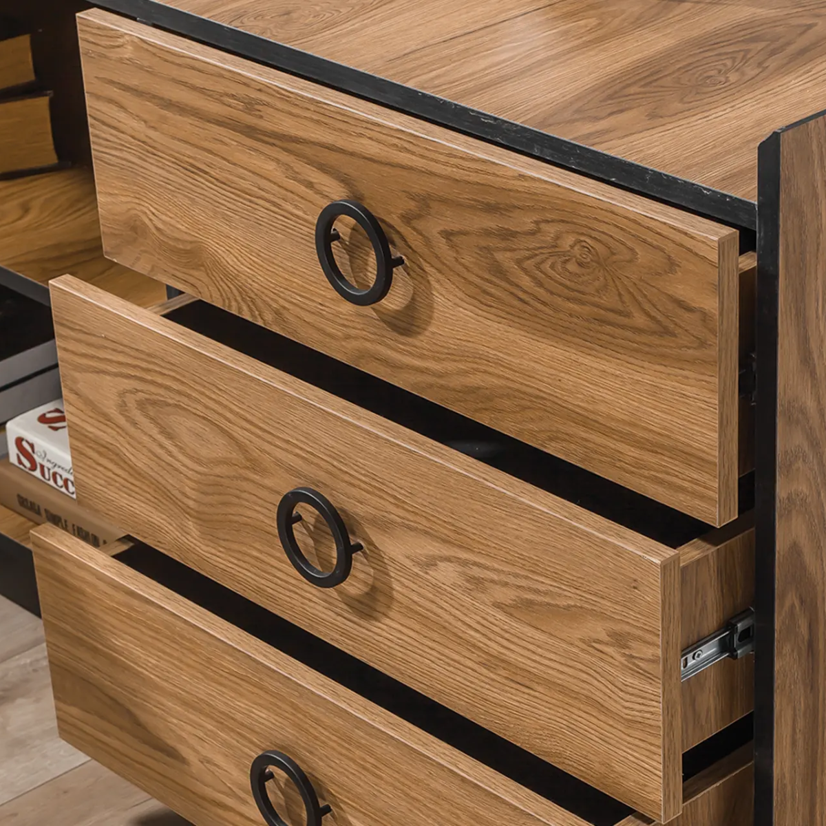 Birou managerial, Alfa Ud