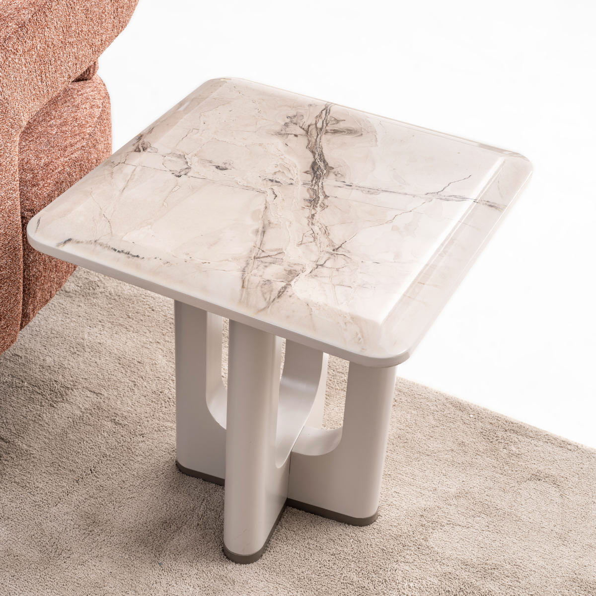 Masuta de Cafea Moderna, Rone