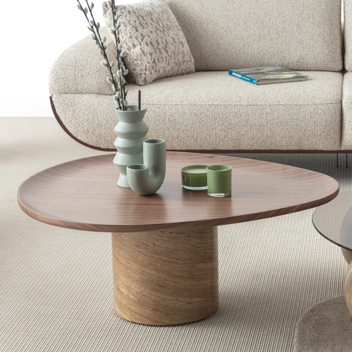 Masuta de Cafea, Velur