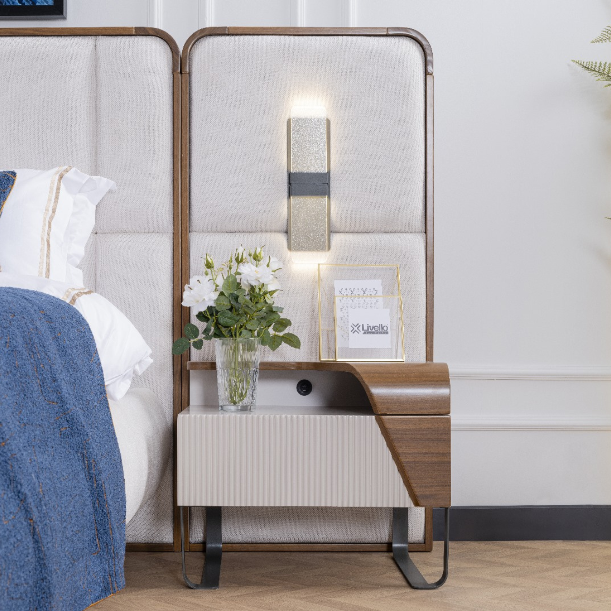 Pat Tapitat De Lux Cu Noptiere, Lisa